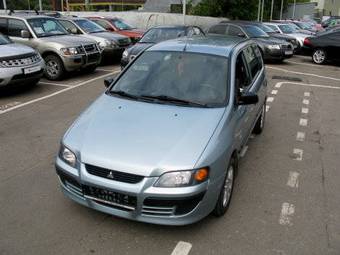 2004 Mitsubishi Space Star Photos