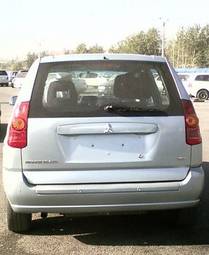 2004 Mitsubishi Space Star Pictures