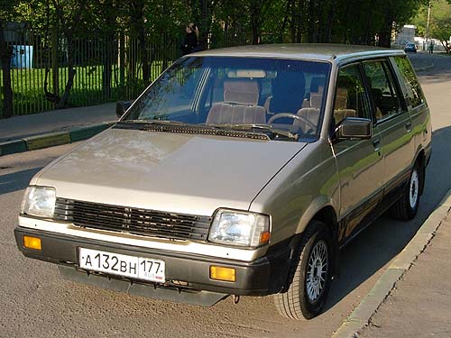 1989 Mitsubishi Space Wagon