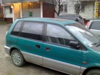 1991 Mitsubishi Space Wagon Pics