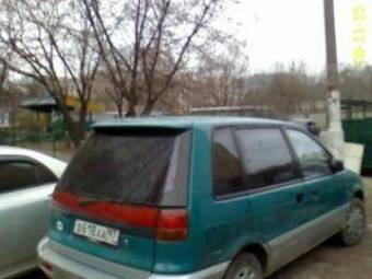 1991 Mitsubishi Space Wagon Pictures