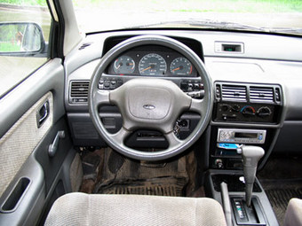 1992 Mitsubishi Space Wagon Pictures