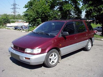 1992 Mitsubishi Space Wagon Pictures
