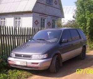 1993 Mitsubishi Space Wagon Photos