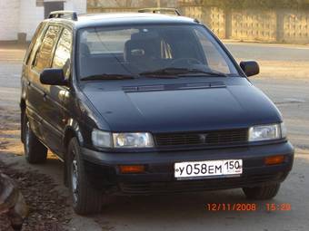 1993 Mitsubishi Space Wagon Pictures