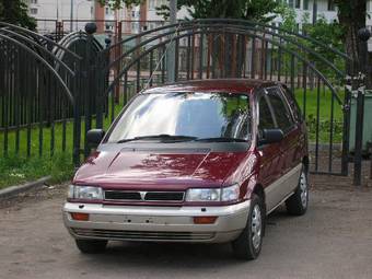 1994 Mitsubishi Space Wagon