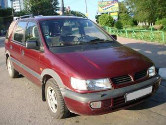 1995 Mitsubishi Space Wagon Pictures