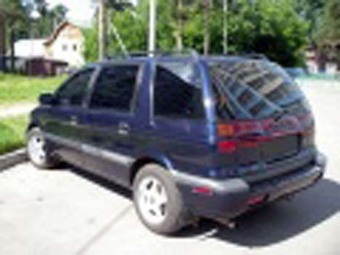 1997 Mitsubishi Space Wagon Pictures