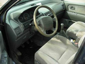 1997 Mitsubishi Space Wagon Pictures