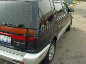 1997 Mitsubishi Space Wagon Pictures