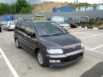 1998 Mitsubishi Space Wagon Photos