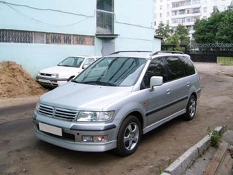 1999 Mitsubishi Space Wagon