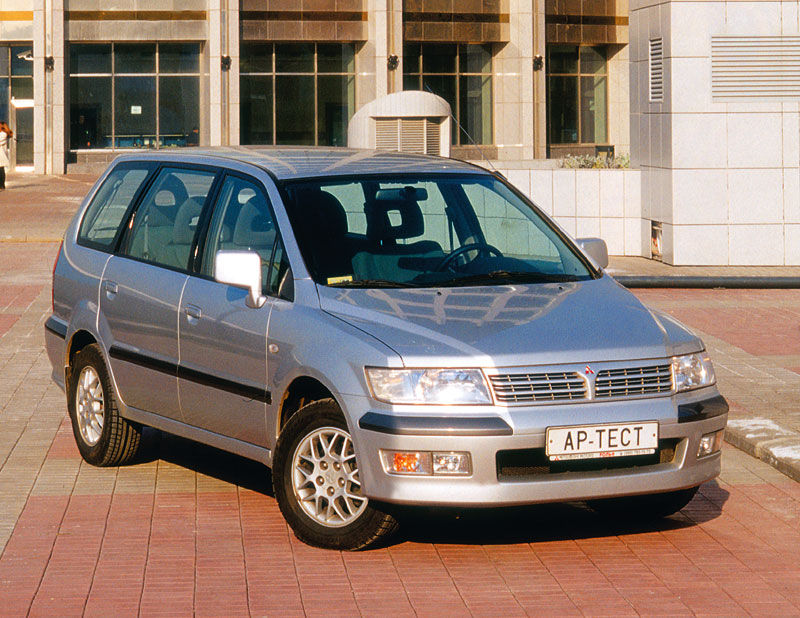 1999 Mitsubishi Space Wagon