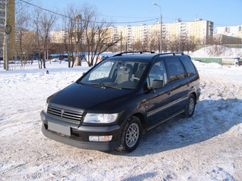 1999 Mitsubishi Space Wagon Pictures