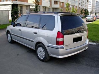 1999 Mitsubishi Space Wagon Pictures