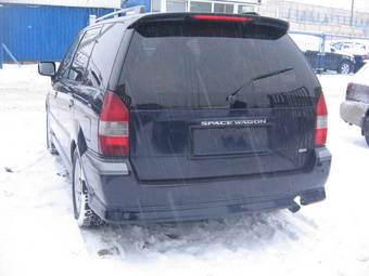 1999 Mitsubishi Space Wagon Pictures