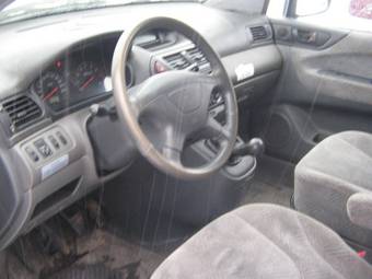 1999 Mitsubishi Space Wagon Pics