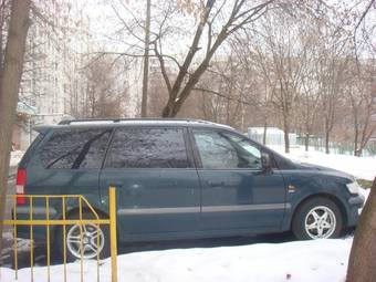 1999 Mitsubishi Space Wagon Pictures