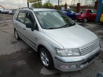 1999 Mitsubishi Space Wagon Photos