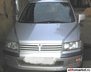 2000 Mitsubishi Space Wagon Photos