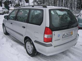 2000 Mitsubishi Space Wagon Pictures