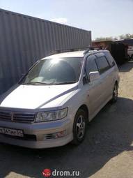 2000 Mitsubishi Space Wagon Photos