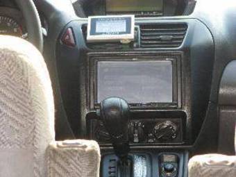 2000 Mitsubishi Space Wagon Images