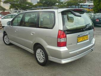 2001 Mitsubishi Space Wagon Pictures