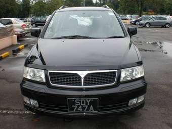 2003 Mitsubishi Space Wagon Images