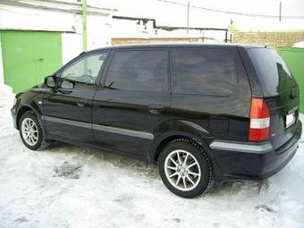 2003 Mitsubishi Space Wagon Photos