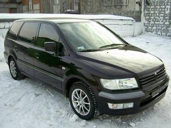 2003 Mitsubishi Space Wagon Photos