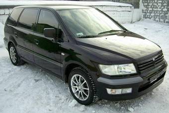 2003 Mitsubishi Space Wagon Pictures