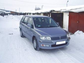 2003 Mitsubishi Space Wagon Pictures