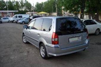 2003 Mitsubishi Space Wagon Pictures