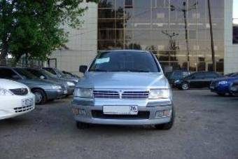 2003 Mitsubishi Space Wagon Pictures