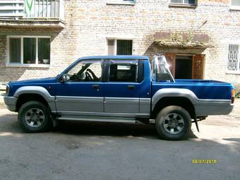 1991 Mitsubishi Strada Photos