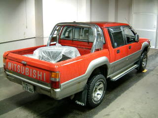 1992 Mitsubishi Strada Photos