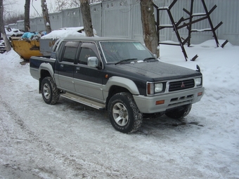 1993 Mitsubishi Strada