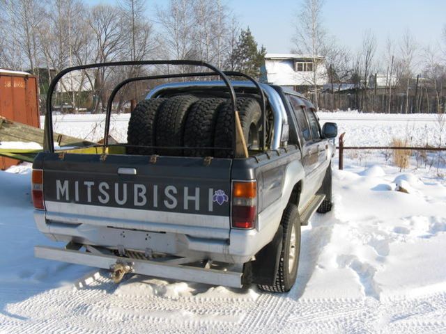 1993 Mitsubishi Strada