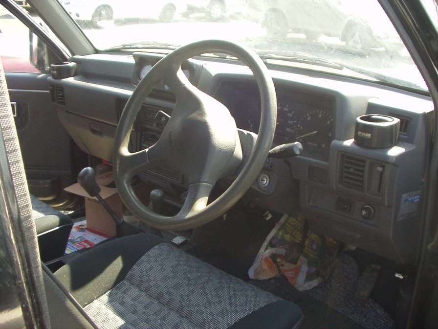 1994 Mitsubishi Strada Pictures