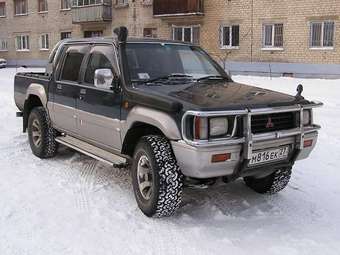 1994 Mitsubishi Strada Photos