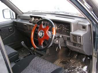 1994 Mitsubishi Strada Photos