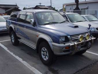 Mitsubishi Strada