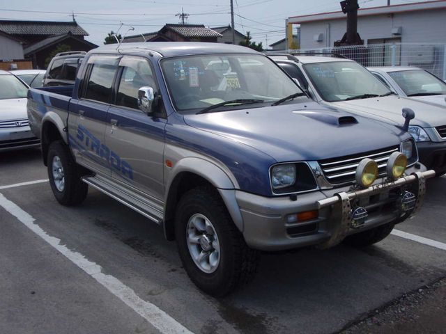 1997 Mitsubishi Strada