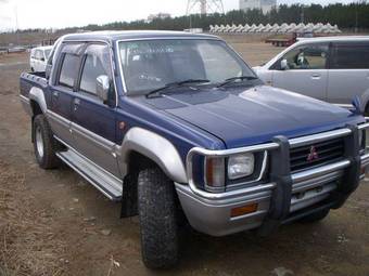 1997 Mitsubishi Strada Pictures