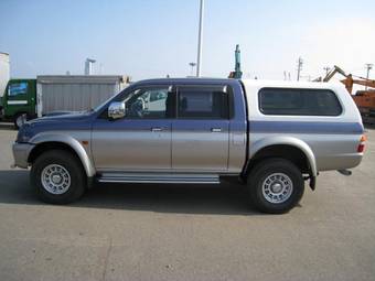 1998 Mitsubishi Strada Pics