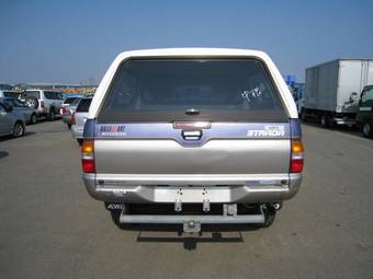 1998 Mitsubishi Strada Pictures