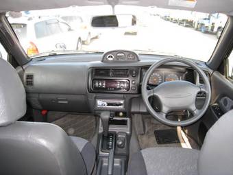 1998 Mitsubishi Strada Photos