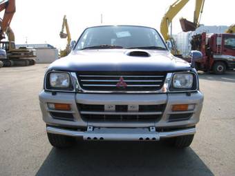 1998 Mitsubishi Strada Pictures