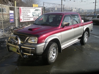 2003 Mitsubishi Strada